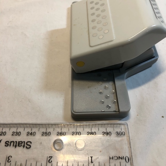 EK Success Dot Border Punch Card making Scrapbooking - Picture 7 of 9